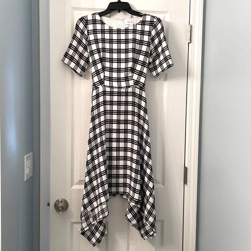 Elle Dramatic black and white dress